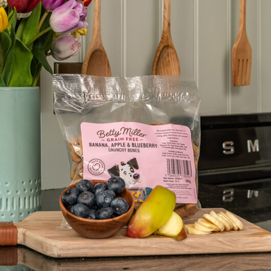 Betty Millers Grain Free Banana Apple and Blueberry Bones for Dogs 400g
