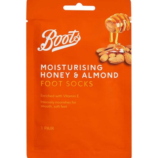 Boots Moisturising Foot Socks Honey & Almond 1 Pair
