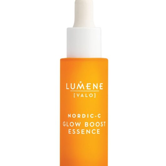Lumene Nordic-C Glow Boost Essence Serum With Vitamin C, Triple Hyaluronic Acid & Polyglutamic 30ml