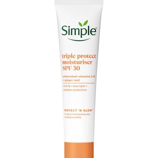 Simple Triple Protect Moisturiser Spf 30 'n' Glow 40ml
