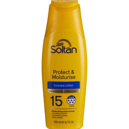 Soltan Protect & Moisturise Suncare Lotion Spf15200 ml, 200ml